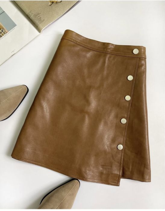 Красива та стильна спідниця.