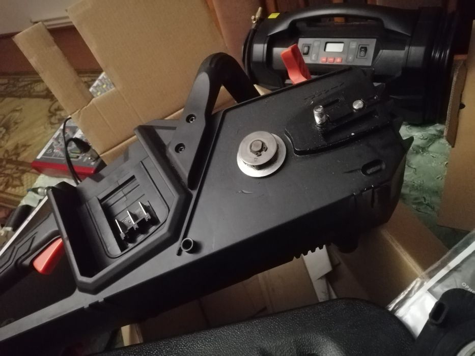 Акумуляторна пила Дніпро м Dnipro DCS-200 BC  Dual