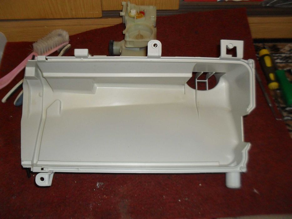 Распределитель воды стиральной машинки MIELE W3364