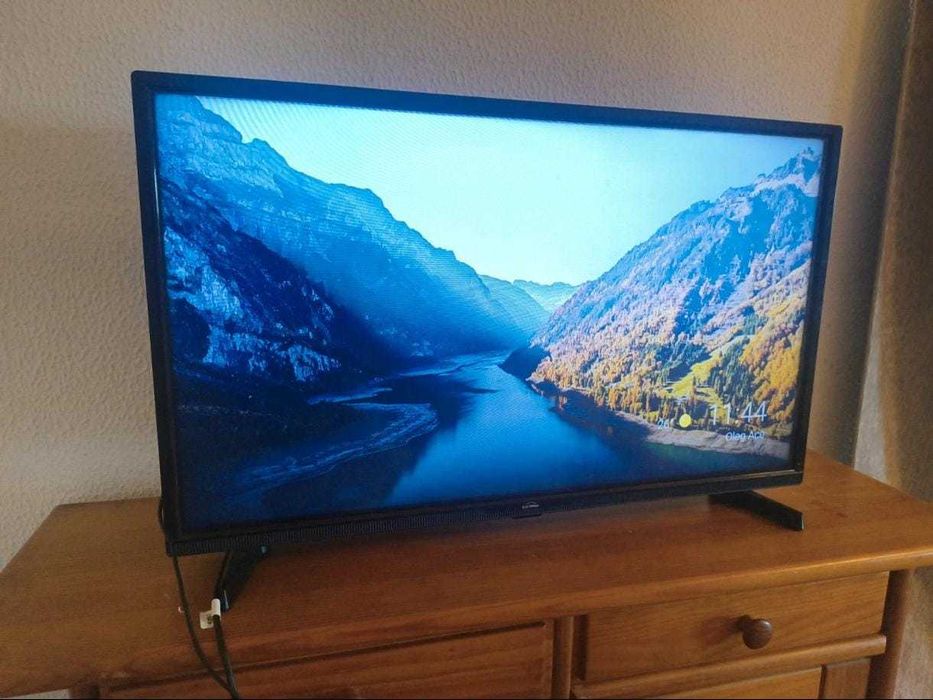 TV Electronia 32"