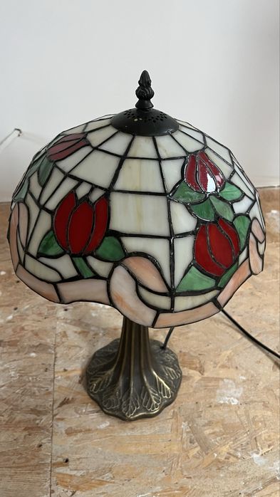 Lampa witrażowa stołowa