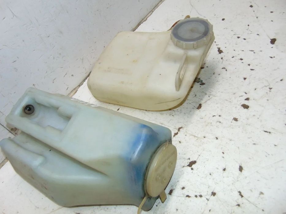 Mercedes W124 depósitos água " usado em bom estado