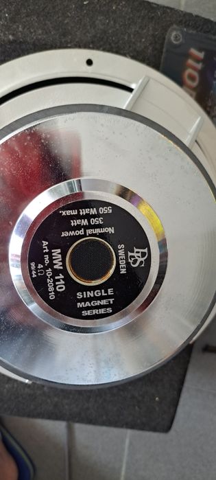Subwoffer DLS 350W RMS para carro