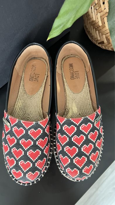 Espadryle oryginalne Love Moschino czarno czerwone serca rozm.36