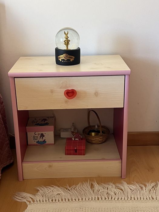 Mobiliario de quarto de solteiro para menina