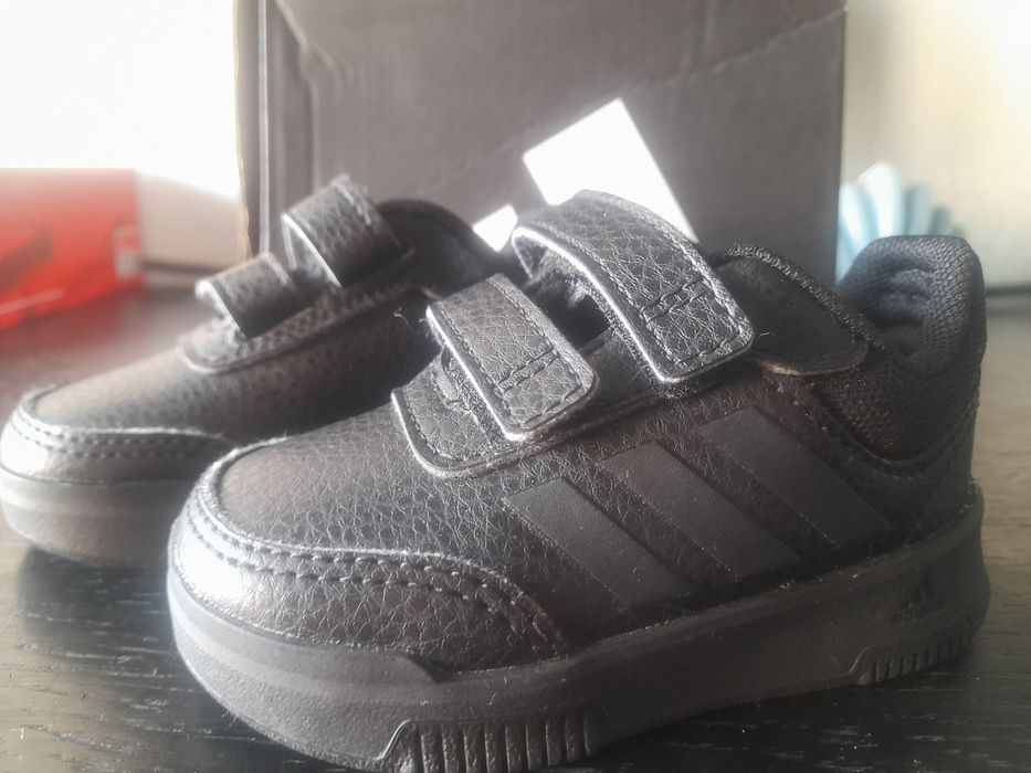Ténis adidas novos com caixa