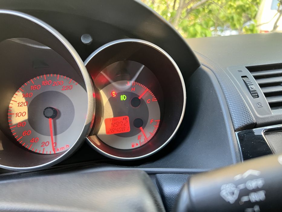 Продам mazda 3  2007г