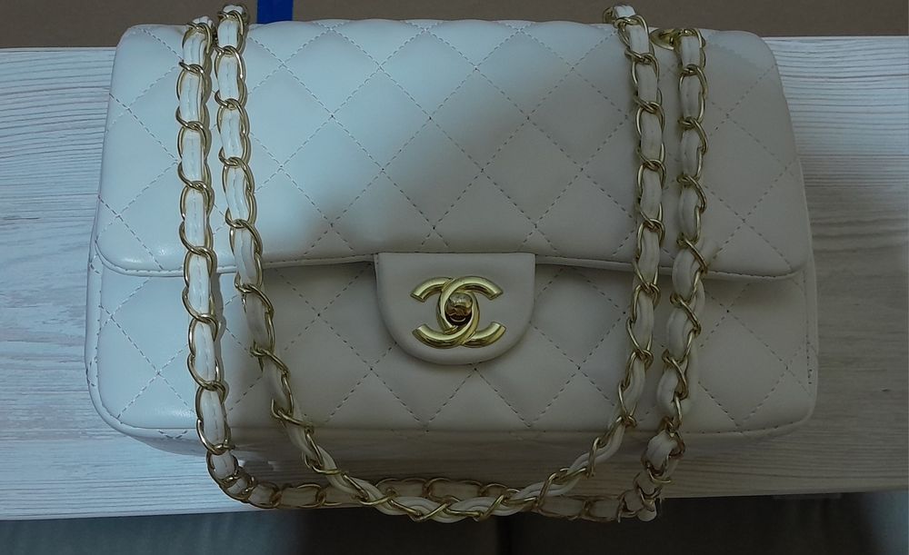 (Продам сумочку. )Wallet on Chain.