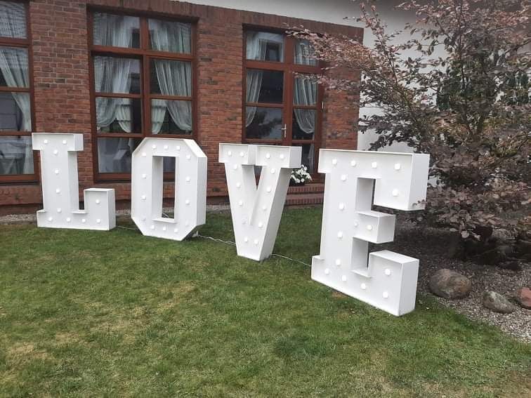 Podświetlany napis LOVE
