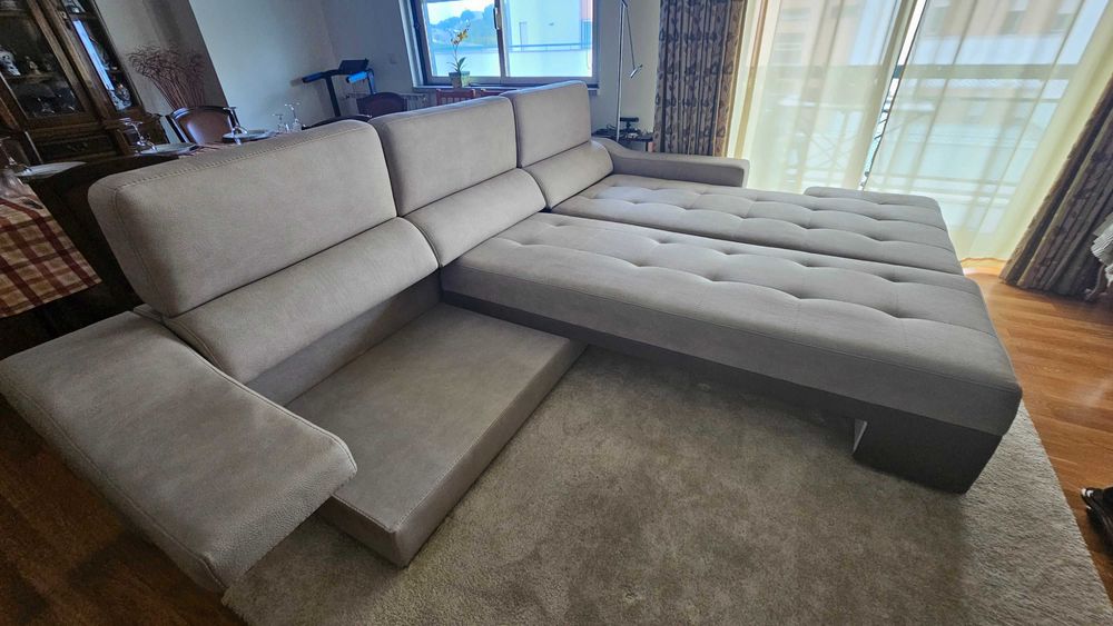 Excelente Sofá chaise long com cama. Recolha no local.