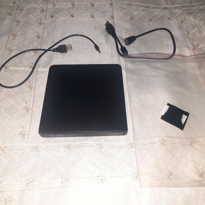 Зовнішній оптичний диск ODPS 1203-SU3. Не робочий!