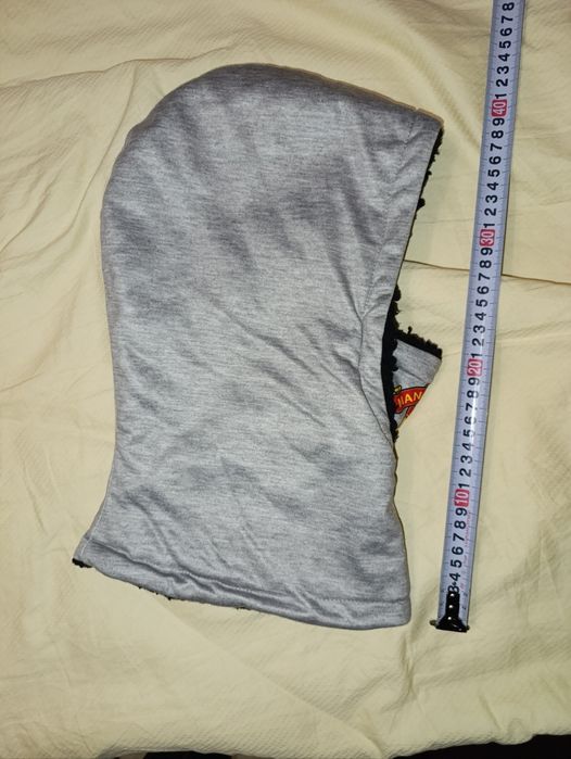 Шарф-снуд с капюшоном серого цвета,