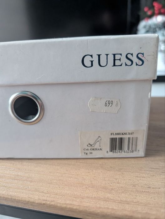 Buty szpilki GUESS rozmiar 39 kolor OKHAK