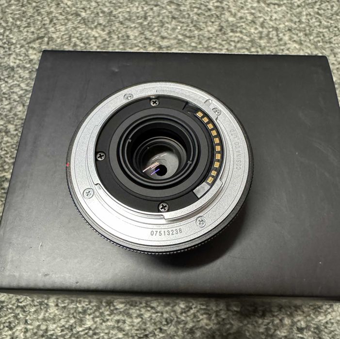 Obiektyw Voigtlander Ultron 27mm f/2,0 Czarny (Fujifilm X)