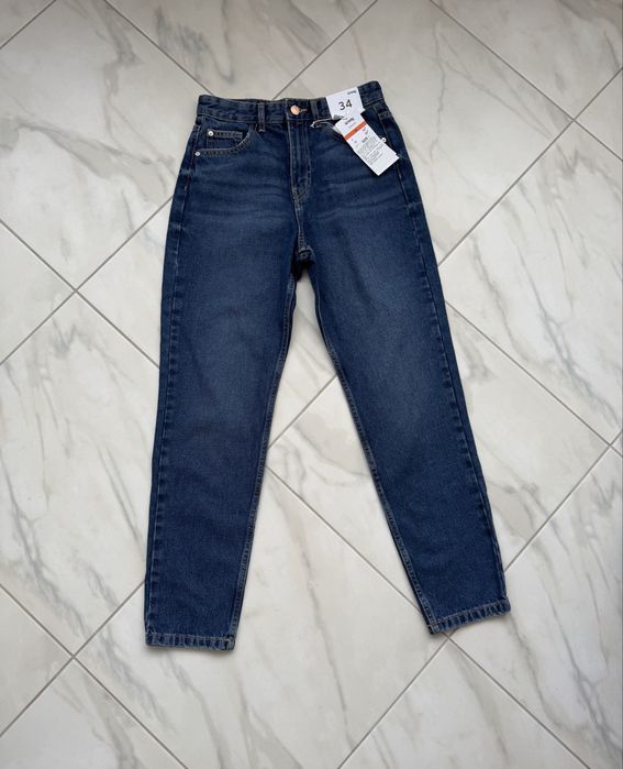 Джинси мом, момфіт