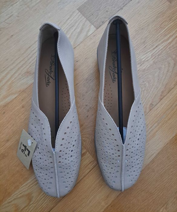 Sapatos bege - Marca “Flex&Go” - Tamanho 40 - Novas!