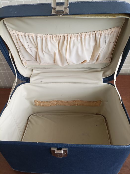 Mala Nécessaire, Marca Deldy.