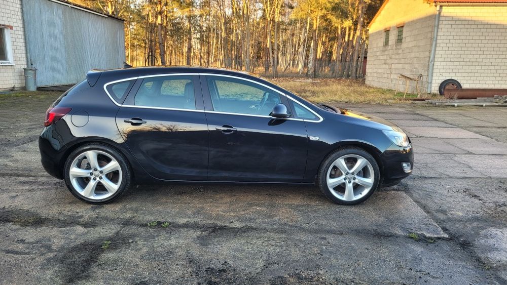 Opel Astra J 1.4 Turbo Bogate Wyposażenie