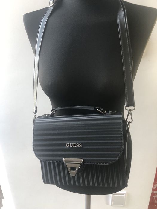 Elegancka torebka Guess