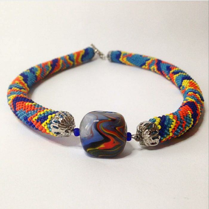 Продам ожерелье ручной работы