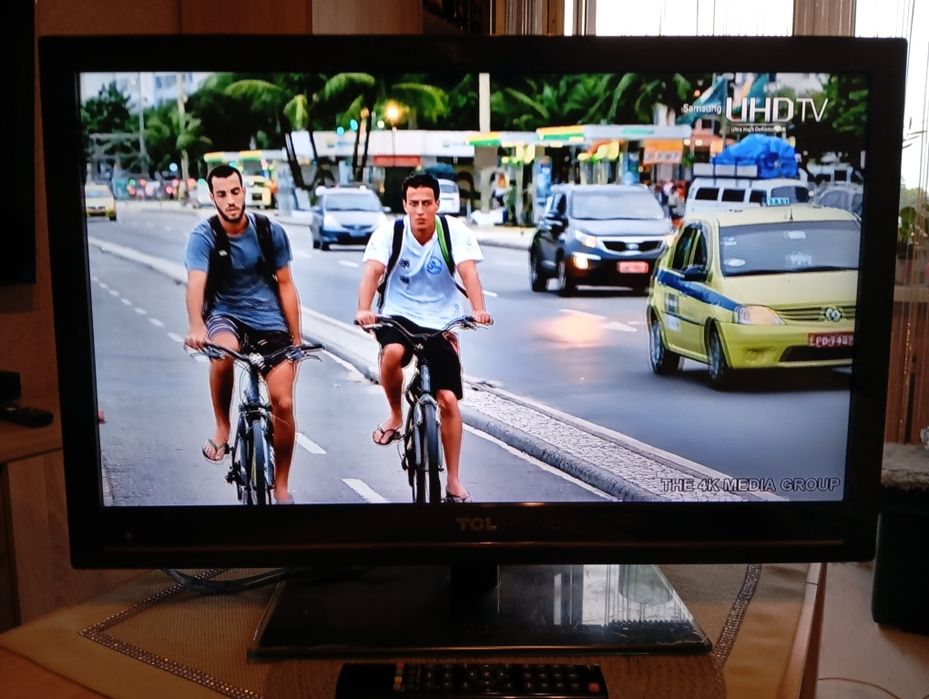 Telewizor  32 cale firmowy  TCL.Super stan.Super Okazja!