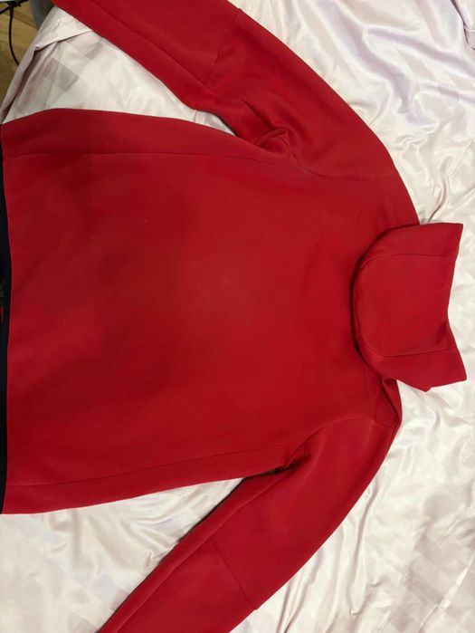 Nike tech fleece red