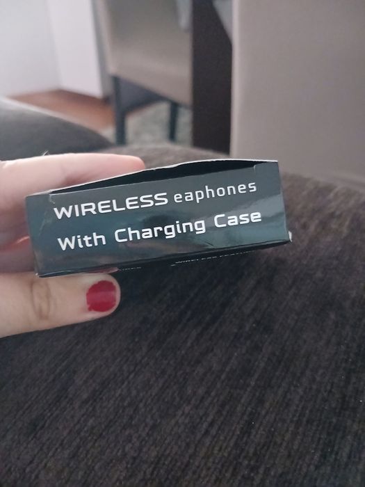 Auriculares Sem Fios Bluetooth TWS Brancos com Caixa de Carregamento (Novo)