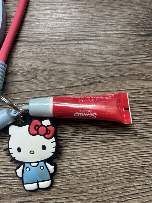 Nowy błyszczyk brelok Hello Kitty Sanrio
