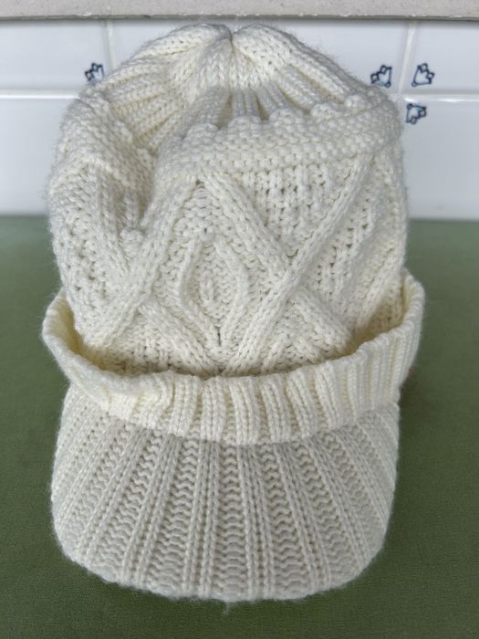 Gorro bege com pala Deeply