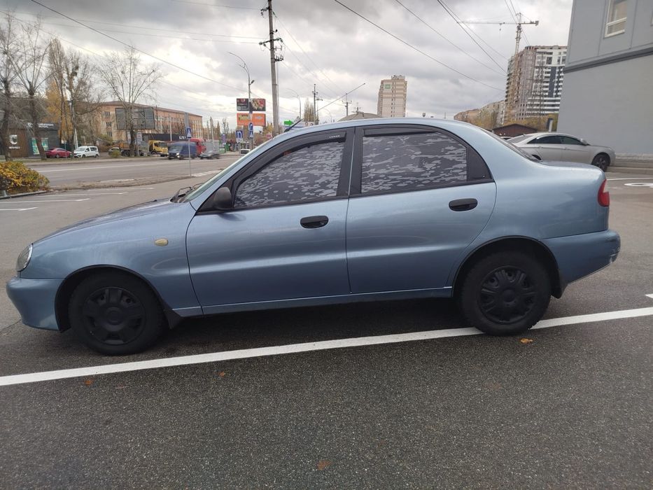 Продам машину ланос єдиний власник