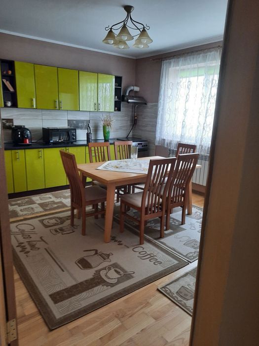 Продається просторий будинок з прибудовон(окремий вхід)