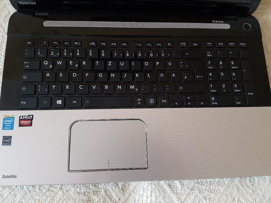 laptop toshiba Satellite L70-B-132