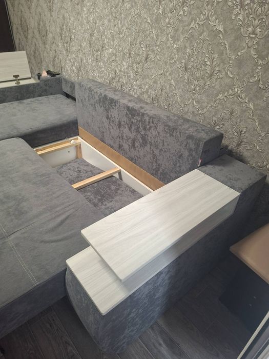 Диван-кровать в гарному стані