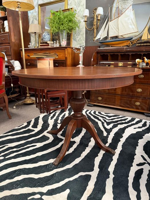 Mesa de Jantar Redonda Extensível em Mogno.