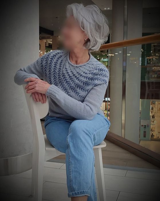 В'язаний светр. Ручна робота