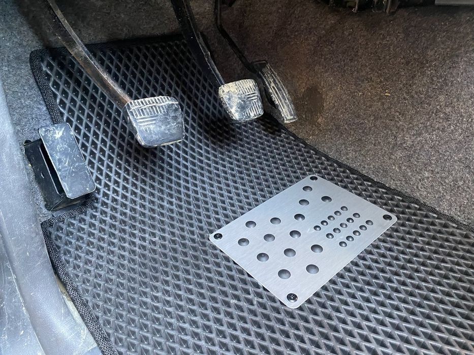 Nissan Patrol Y60 Коврики EVA (черные) 5 штук (передние и задние) (г)