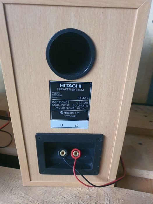 Mini wieża HITACHI.