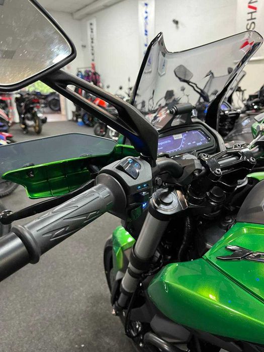 Мотоцикл Bajaj Dominar 400