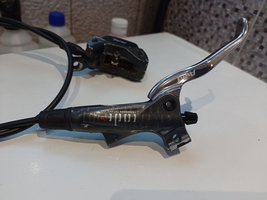 Hamulce avid code R uszkodzone