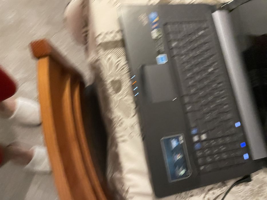 Portatil Asus prateado N73j