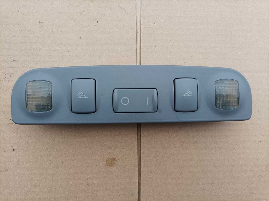 Lampka oświetlenie podsufitki górna Audi a4 b5 tył LIFT