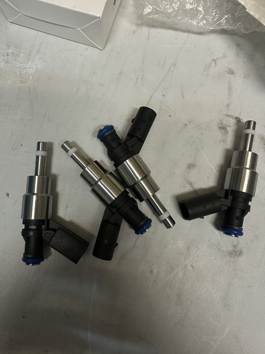 Wtryskiwacze Paliwa Komplet 4 szt. VW Audi Seat Skoda 1.8 2.0 TSI TFSI OKAZJA