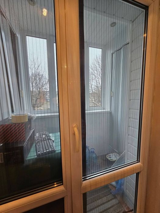 Продам 2-кім квартиру на другому поверсі