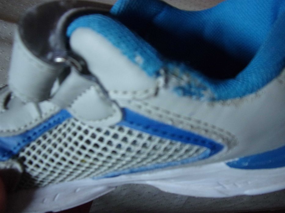 Bardzo lekkie, siateczkowe, oddychajace buty sportowe chłopiec 33/34