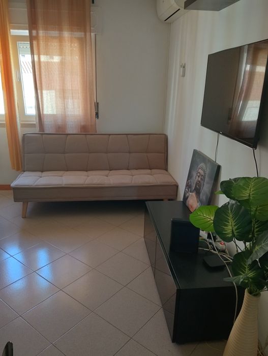 Quarto aluga se.