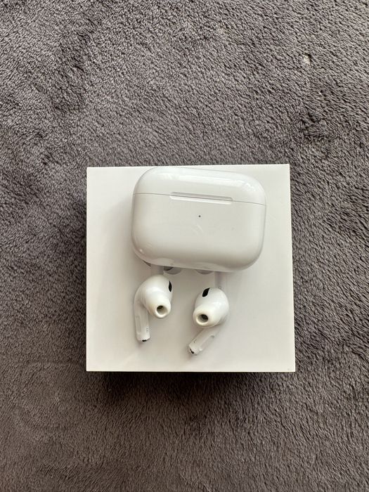 Продам вакумні навушники AirPods Pro