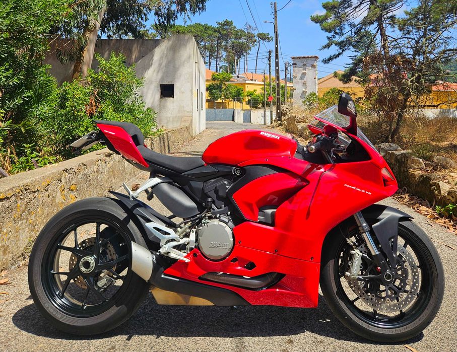 Ducati Panigale V2 2024