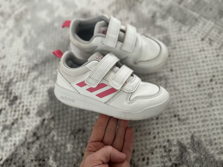 Кросівки для дівчинки adidas