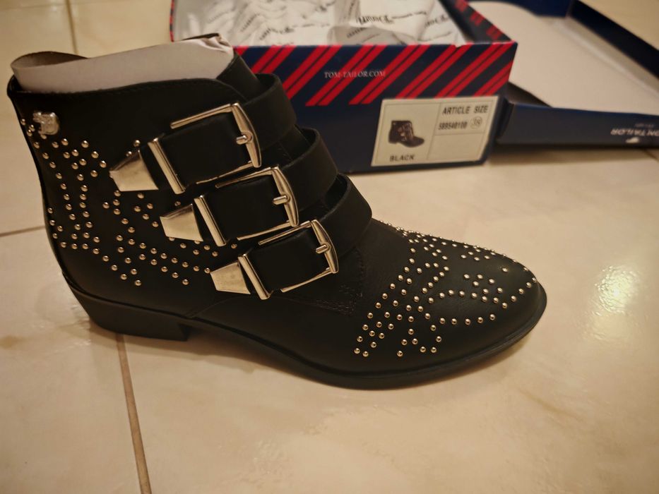 Ozdobne botki kowbojki ćwieki