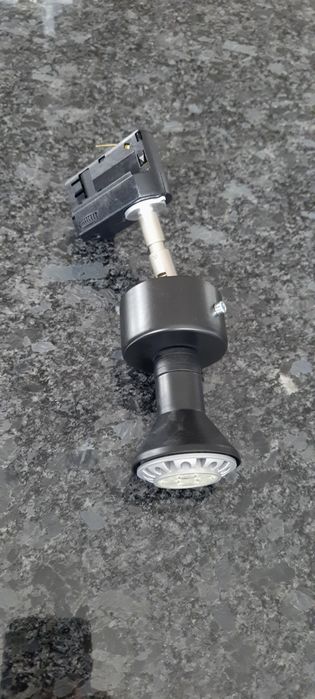 Światło na szynę listwę oswietleniową